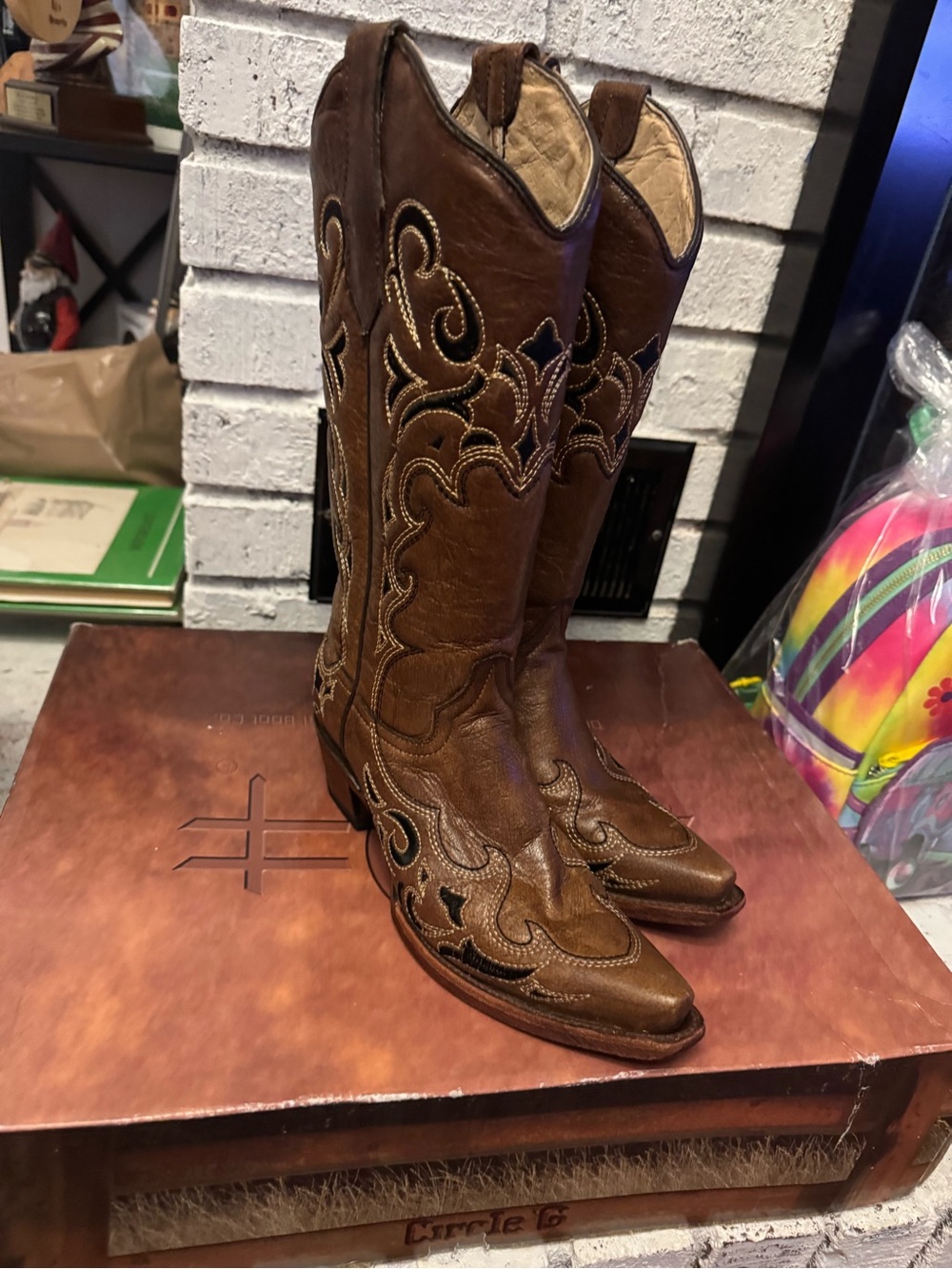 Circle G Brown Embroidered Leather Lace-Up Cowboy Boots
